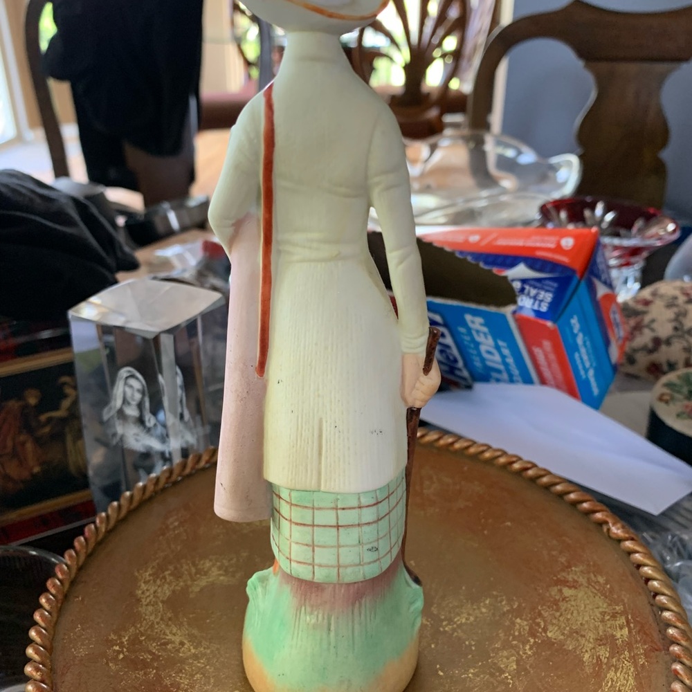 RARE Golf Girl porcelain Figurine. 7 5/8” Tall 3”wide - Picture 9 of 11